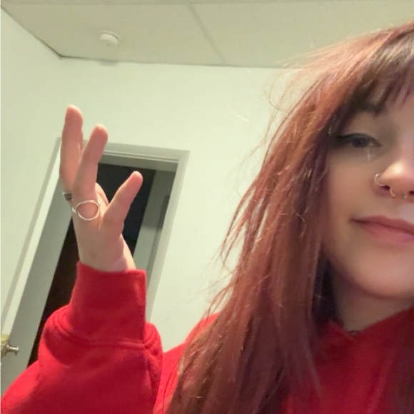 Meet your Posher, Cait - Picture 1 of 1